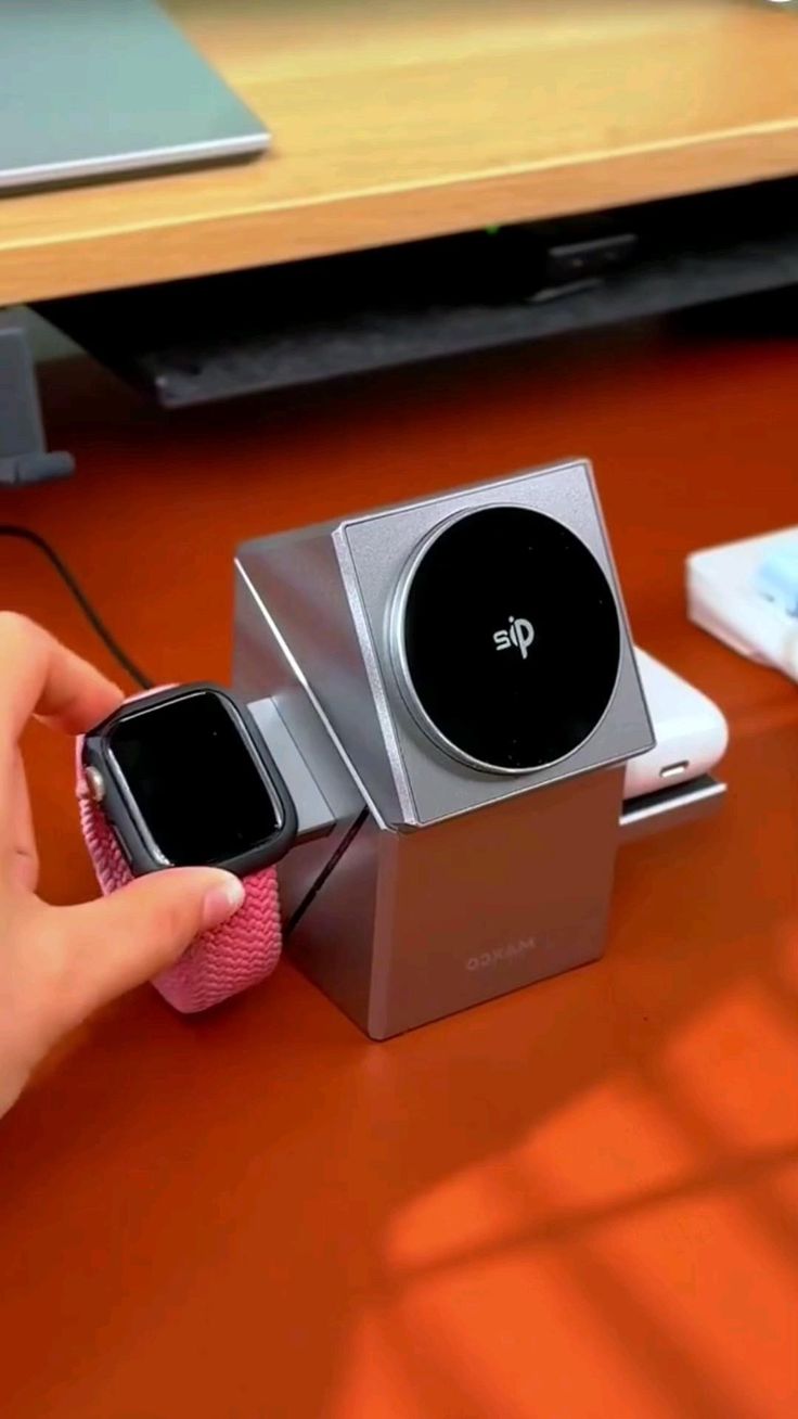 3-in-1 Magnetic Wireless Charging Station,